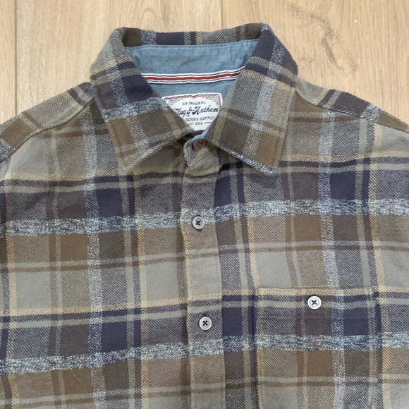 Men’s small Flag and Anthem flannel. - Picture 5 of 5